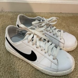 Nike  size 4Y/ 5.5 womens